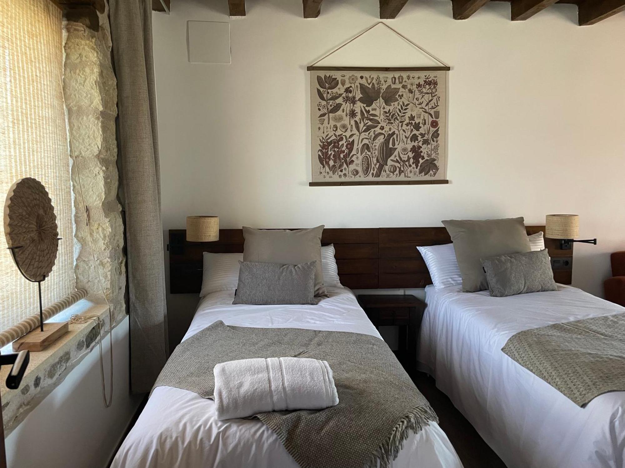La Casa Del Cantero Pinilla del Valle ภายนอก รูปภาพ